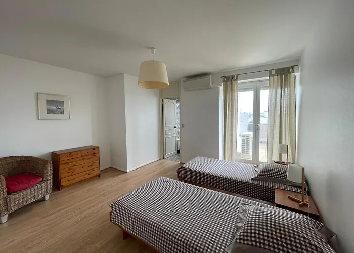 4 Au Dernier Etage Avec Immense Terrasse Face Au Bassin A - Fr-1-420-122